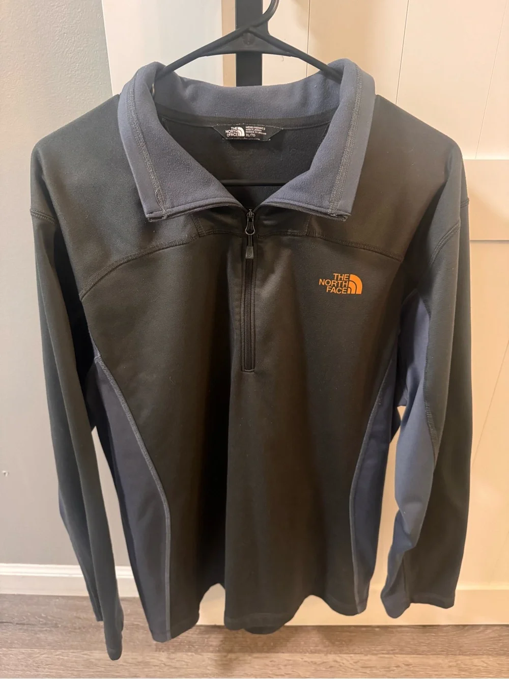 The North Face Quarter Zip Pullover Men’s XL Gray Blue Colorblock Fleece